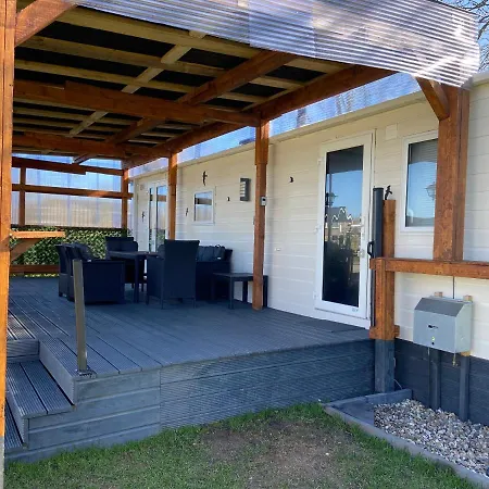 Cheerful&relaxing Viena Chalet Dirkshorn