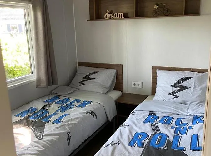 Cheerful&relaxing Viena Dirkshorn