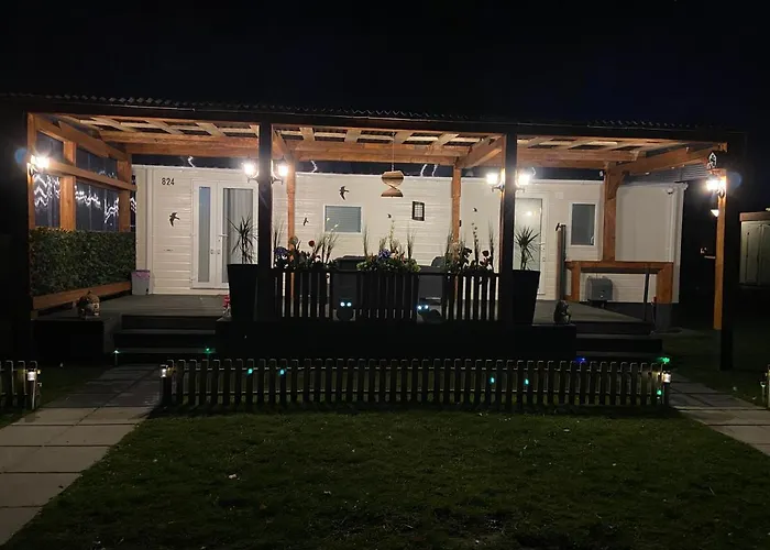 Cheerful&relaxing Viena Chalet Dirkshorn