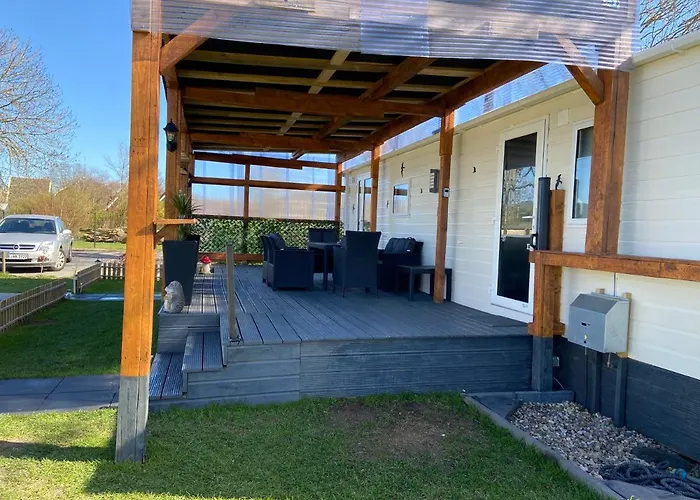 Cheerful&relaxing Viena Chalet Dirkshorn