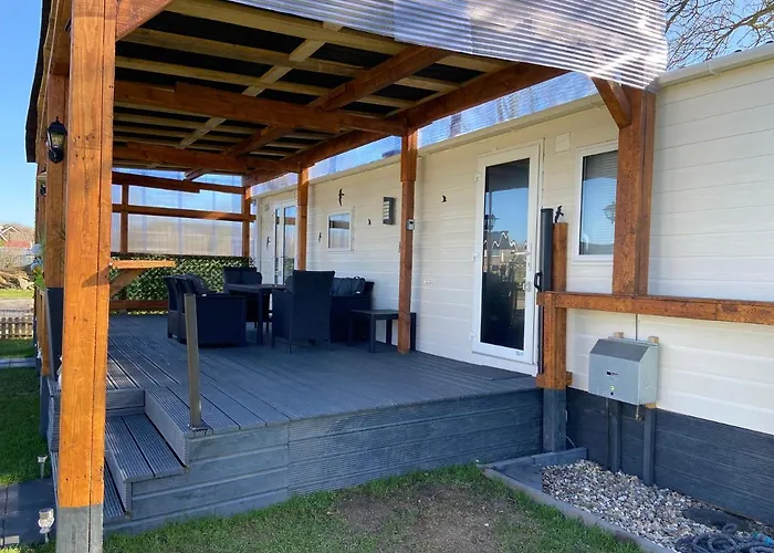 Cheerful&relaxing Viena Chalet Dirkshorn